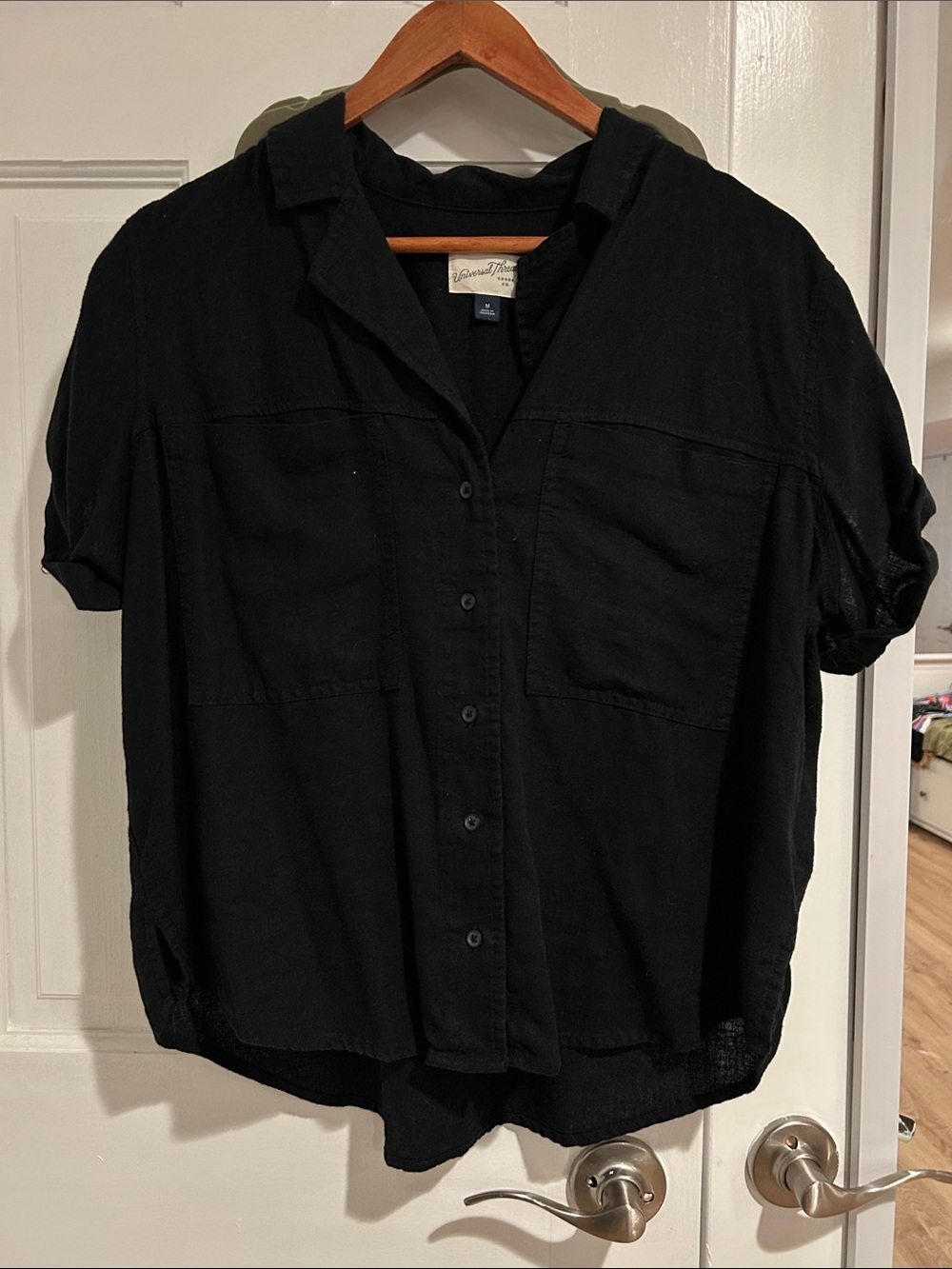 Universal Thread Black Short-Sleeve Button-Down Shirt